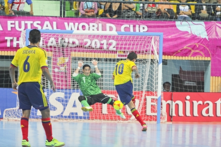 BANGKOK, THAILAND - NOV 3 : Unidentified players in FIFA Futsal World Cup thailand 2012 Between Guatemala (W) VS Colombia (Y) on November 3, 2012 at Nimibutr Stadium in Bangkok Thailand. のeditorial素材