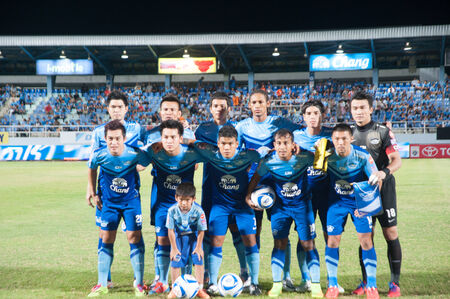 CHONBURI-JUNE 4,2014:  Thai Premier League 2014 between Chonburi FC and Army United at Chonburi Stadium on June 4 ,2014 in Thailand のeditorial素材