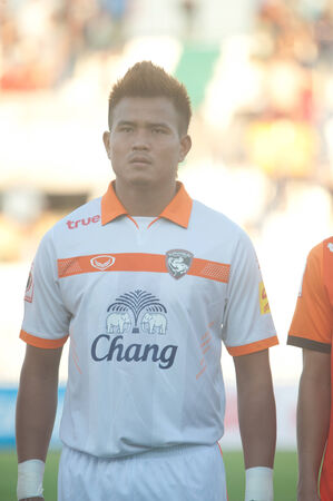 BANGKOK THAILAND-MARCH 30: Thai Premier League GSE Samutsongcham FC and Suphanburi FC at Army Stadiumon March 30,2014 in Thailand 
のeditorial素材