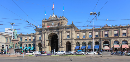 Zurich, Switzerland - 11 April, 2016: facade and entrance of the Zurich Main train station building, view from Bahnhofplatz square. Zurich Main train station (German: Zurich Hauptbahnhof or Zurich HB) is the largest train station in Switzerland.のeditorial素材