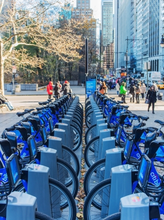 NEW YORK/USA - 24 NOVEMBER 2013: bike hire on the streets of New York day. Sity 24 november USA.のeditorial素材