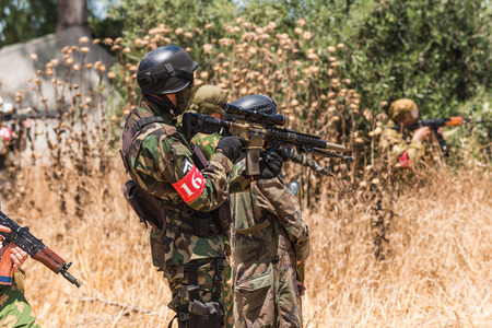 soldiers on maneuversのeditorial素材