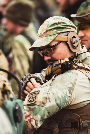 soldiers on maneuversのeditorial素材