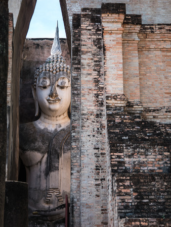 Buddha statue in Wat Sri Chum, Sukhothai historical park, landmark in Thailandのeditorial素材