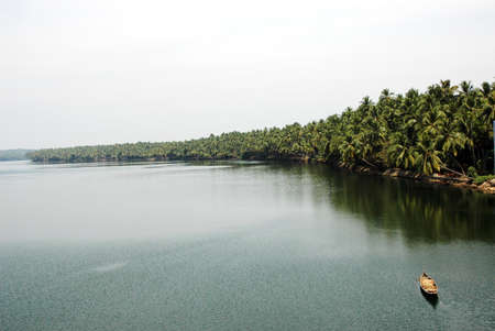 Kerala (India) backwaters region is one of the most popular tourist destinations in the world.             The scenic backwaters of Kerala comprise serene stretches of lakes, canals and lagoons located parallel to the coast of the Arabian Sea.のeditorial素材