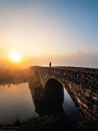 beautiful sunset over the riverの素材