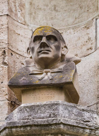 BUDAPEST, HUNGARY - October 10, 2019: Stone bust of Bela Lugosi, a Hungarian-American famous actor portraying Count Dracula in 1931 film. Vajdahunyad Castle, Budapestのeditorial素材