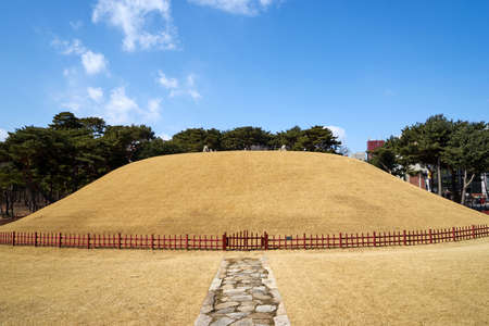 Seonjeongneung Royal Tombs of the Joseon Dynasty located in Gangnam, Korea.のeditorial素材