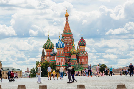 Moscow, Russia-July 25, 2020: St. Basil's Cathedral on Vasilievsky descent on red square on a Sunny day against a bright blue sky. Popular tourist attractions in Moscow.のeditorial素材