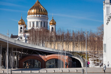 Russian Orthodox Cathedral - The Cathedral of Christ the Savior in Moscow against the blue sky on a sunny spring day. Russian Federation, Moscow.のeditorial素材