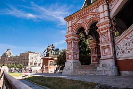 MOSCOW, RUSSIA - JUNE 9, 2023: St. Basil's Cathedral on Vasilievsky Descent on Red Square on a sunny day against a bright blue sky. A popular tourist attraction in Moscow.のeditorial素材
