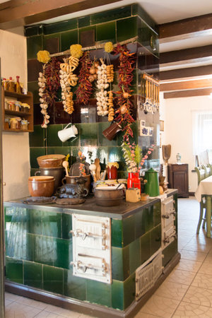 Gietrzwald, Polen - 21 juli 2018: A special restaurant in Poland where everything is kept in the old styleのeditorial素材