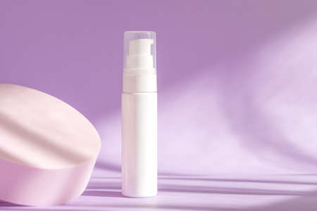 Cream product presentation, cosmetics branding, lotion, peptide, collagen, hyaluronic acid on podium pedestal showcase. Beauty skincare cosmetic mockup. Minimal template, cosmetics brand packagingの写真素材