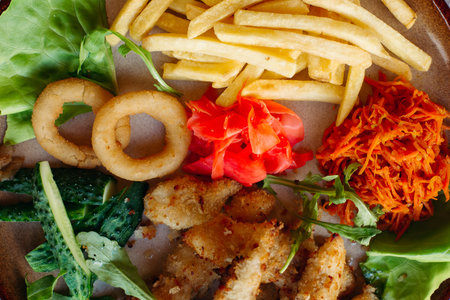 Mouthwatering restaurant appetizers for beer.