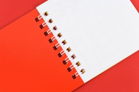 Red and White Blank Note Padの写真素材