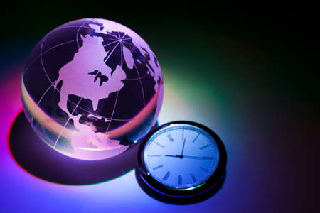 Globe and clock for background


の写真素材