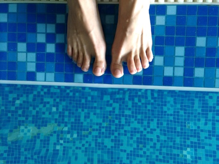 Feet in the poolの素材