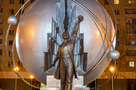OBNINSK, RUSSIA - OCTOBER 2016: Monument to the Pioneers of Nuclear Energy. Obninsk is the birthplace of the world's first nuclear power plantのeditorial素材