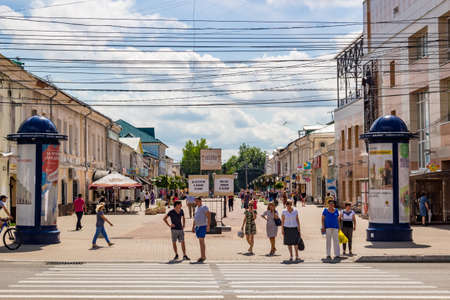 KALUGA, RUSSIA - AUGUST 2017: Pedestrianized street "Kaluga Arbat" (Kaluzhskiy arbat)のeditorial素材