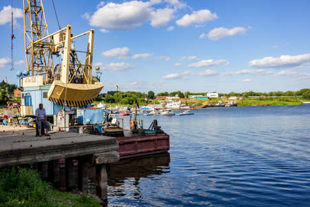 SERPUHOV, RUSSIA - AUGUST 2017: The port of Serpukhov on the Nara Riverのeditorial素材