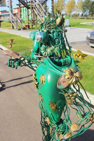 GARBAGE MUSEUM "MU-MU", RUSSIA - OCTOBER 2016: Sculpture of a robot from garbage near the museum of garbage "MU-MU"のeditorial素材