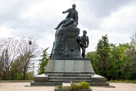 SEVASTOPOL, CRIMEA - SEPTEMBER 2014: Museum Complex Malakhov Kurgan in Sevastopol. The Crimean War of 1854-1855 and the World War II. The monument to Kornilovのeditorial素材