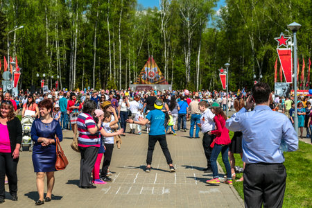 Obninsk, Russia - May 9, 2016: Celebration of the Victory Day, Great Patriotic War 1941-1945. Accumulation of people at the celebration of the Ninth of Mayのeditorial素材