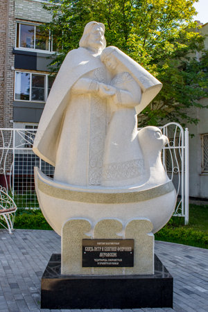 Balabanovo, Russia - August 2018: Monument to St. Peter and Fevronia of Murom, fosters of the family and fidelity, in the city of Balabanovo, Kaluzhskiy regionのeditorial素材