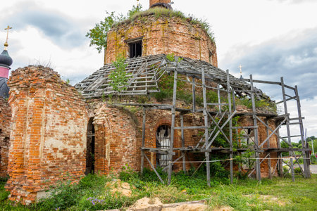 The ruins of the Church of the Assumption of the Blessed Virgin of the 18th century. The temple complex of the estate Grabtsevo (Grabcevo) near Kaluga. Kaluzhskiy region, Russiaの写真素材