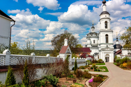 MALOYAROSLAVETS, RUSSIA - MAY 2016: Svyato-Nikolskiy Chernoostrovskiy convent monastery in Maloyaroslavets. The walls of the monasteryのeditorial素材