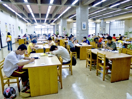 Taipei,Taiwan-June 28:many people reading and studying at Taipei City library on June 28,2011 in Taipei,Taiwanのeditorial素材