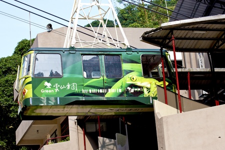 Aerial cable car parking into stationのeditorial素材