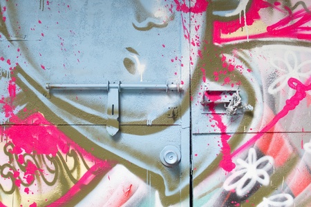 Graffiti door in Taipeiのeditorial素材
