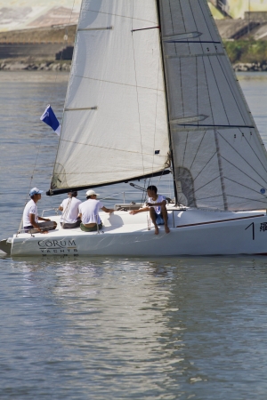 TAIPEI,TAIWAN -November 10,2012:Keel Boat Sailing on river in 2012 Taipei Keel Boat Competition in Dadaocheng Wharf on November 10,2012 in Taipei,Taiwanのeditorial素材