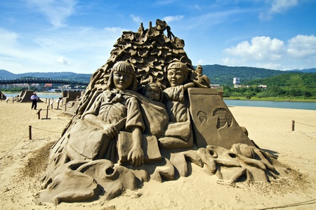 FULONG, TAIWAN-JUNE 19,2013:a novel sand sculpture at Fulong beach for celebrating the Sand Sculpture Festival on JUNE 19,2013 in Fulong,Taiwanのeditorial素材
