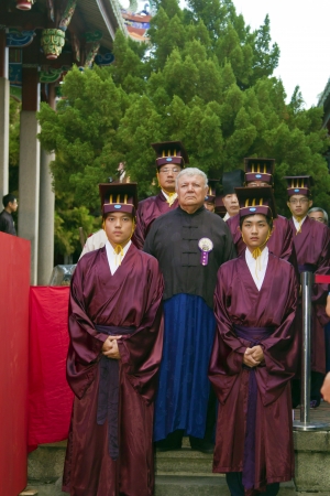 Taipei , Taiwan : September 28 : chinese people celebrate the birthday of Confucius in Confucius temple in Taipei , September 28 , 2013 in Taipei ,Taiwanのeditorial素材