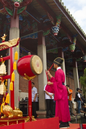 Taipei , Taiwan : September 28 : chinese people celebrate the birthday of Confucius in Confucius temple in Taipei , September 28 , 2013 in Taipei ,Taiwanのeditorial素材