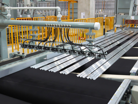 Cutting aluminum lines.のeditorial素材