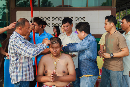Bangkok March 1: a series of initiation rites that have changed to the new man at the temple...
