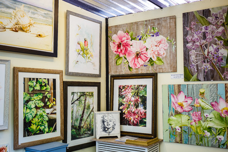 Hua Hin, Thailand - October 23: The artist, born from the merger of the painter of town in 2004.Led by district Kesa's pretty watercolor artist.Currently there are 19 membersThe group's activity society. dedicationsTogether with other agencies, both publiのeditorial素材