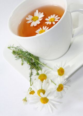 Chamomile tea with chamomile flower(40006431178)｜イメージマート