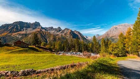 Lake Palu 'Italy Valmalenco Sondrio first days of autumnの写真素材