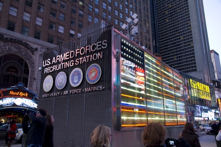 New York, NY - January 22, 2011: US Armed Foces Station in Times Squareのeditorial素材