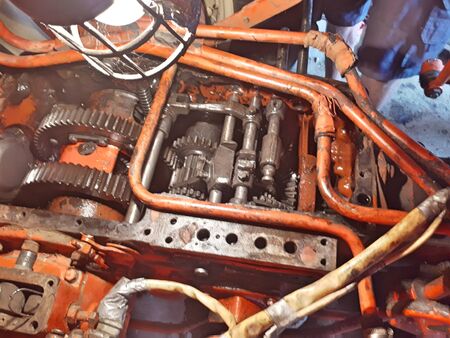 Repair of the gearbox in an old tractor. Transmission and transmission modes.