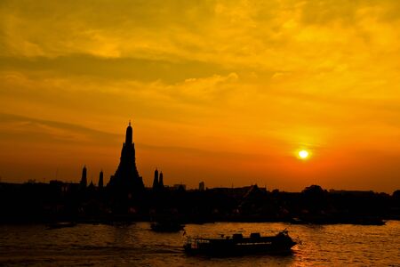 Wat Arun Rachavararam ; Arun Rachavararam Temple in bangkok thailandの写真素材
