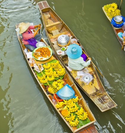 Damnoen Saduak Floating Market near Bangkok in Thailand の写真素材