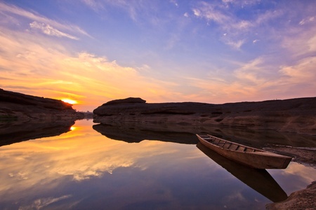 View beautiful Sunrise Ship morning backgroundの写真素材