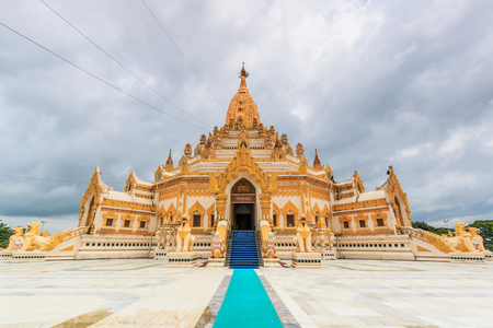 Swe Taw Myat, Buddha Tooth Relic Pagoda (Yangon, Myanmar)の写真素材