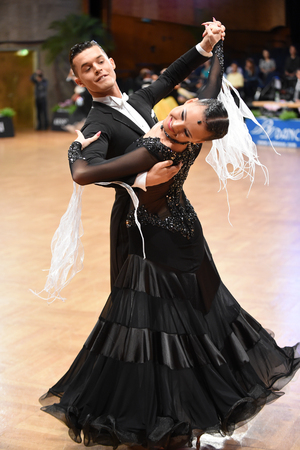 Stuttgart, Germany - August 15, 2015: An unidentified dance couple in a dance pose during Grand Slam Standart at German Open Championship, on August 15, in Stuttgart, Germanyのeditorial素材
