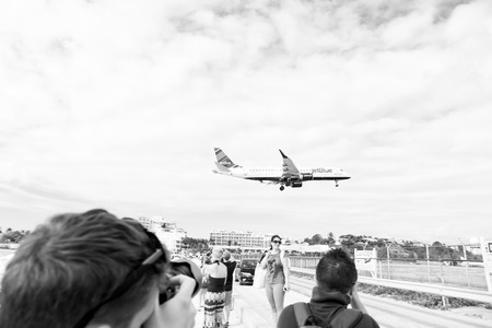 Philipsburg, Sint Maarten - January 24, 2016: vacation on maho beach at Caribbean.のeditorial素材